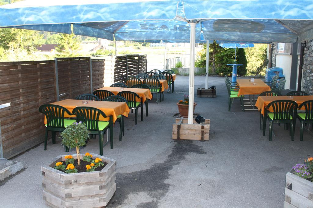 Auberge de jeunesse Sporti Grusch Extérieur photo