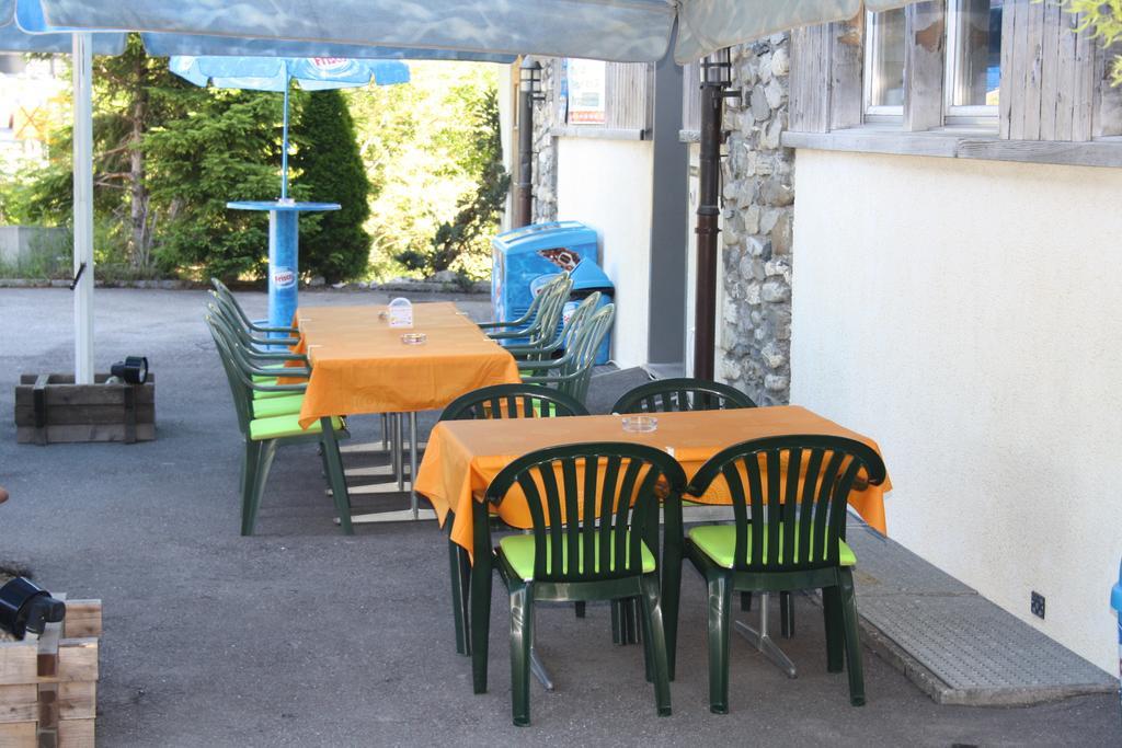 Auberge de jeunesse Sporti Grusch Extérieur photo
