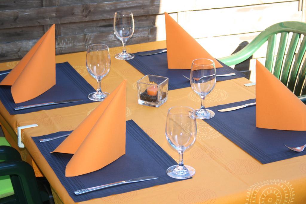 Auberge de jeunesse Sporti Grusch Extérieur photo