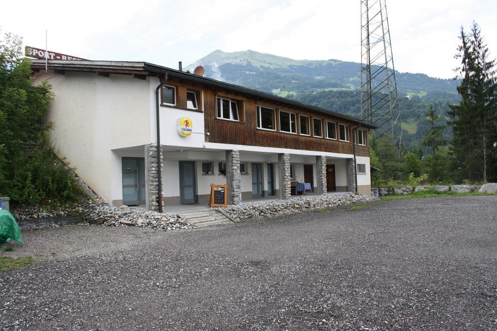 Auberge de jeunesse Sporti Grusch Extérieur photo