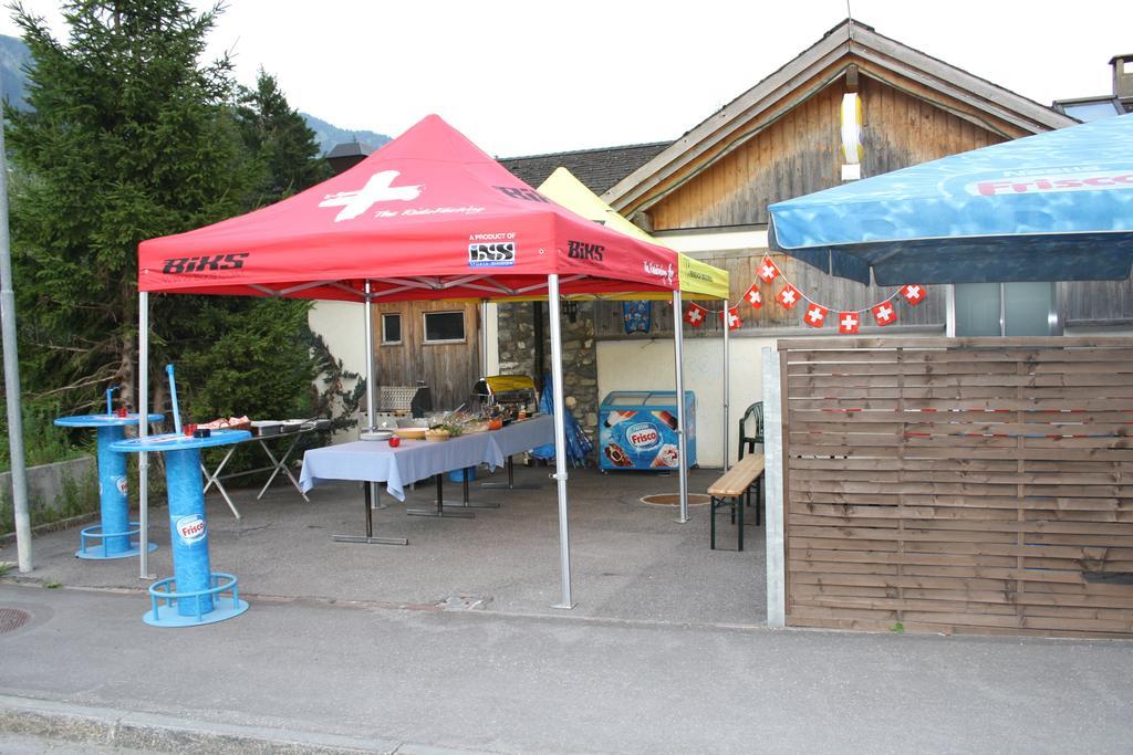 Auberge de jeunesse Sporti Grusch Extérieur photo